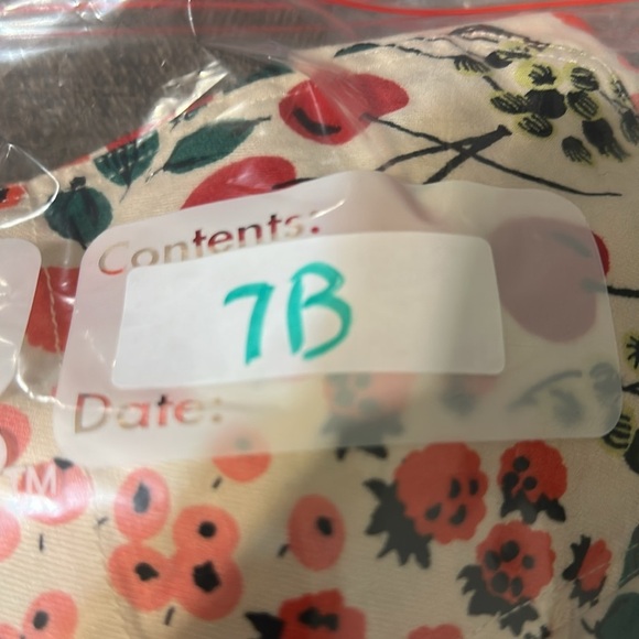 Anthropologie Maeve Red and Green Floral romper with Flutter Sleeves size 8 - Picture 13 of 13